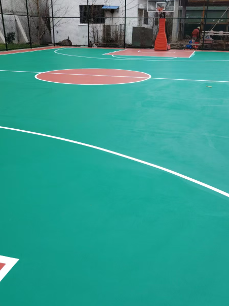 西藏 球场长期使用易出现地面开裂